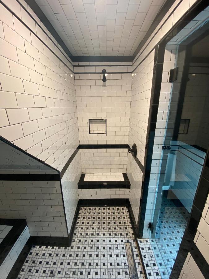 מלון פרובינסטאון Crew'S Quarters Boarding House - Caters To Men מראה חיצוני תמונה